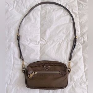 💓Vintage Prada Camera bag